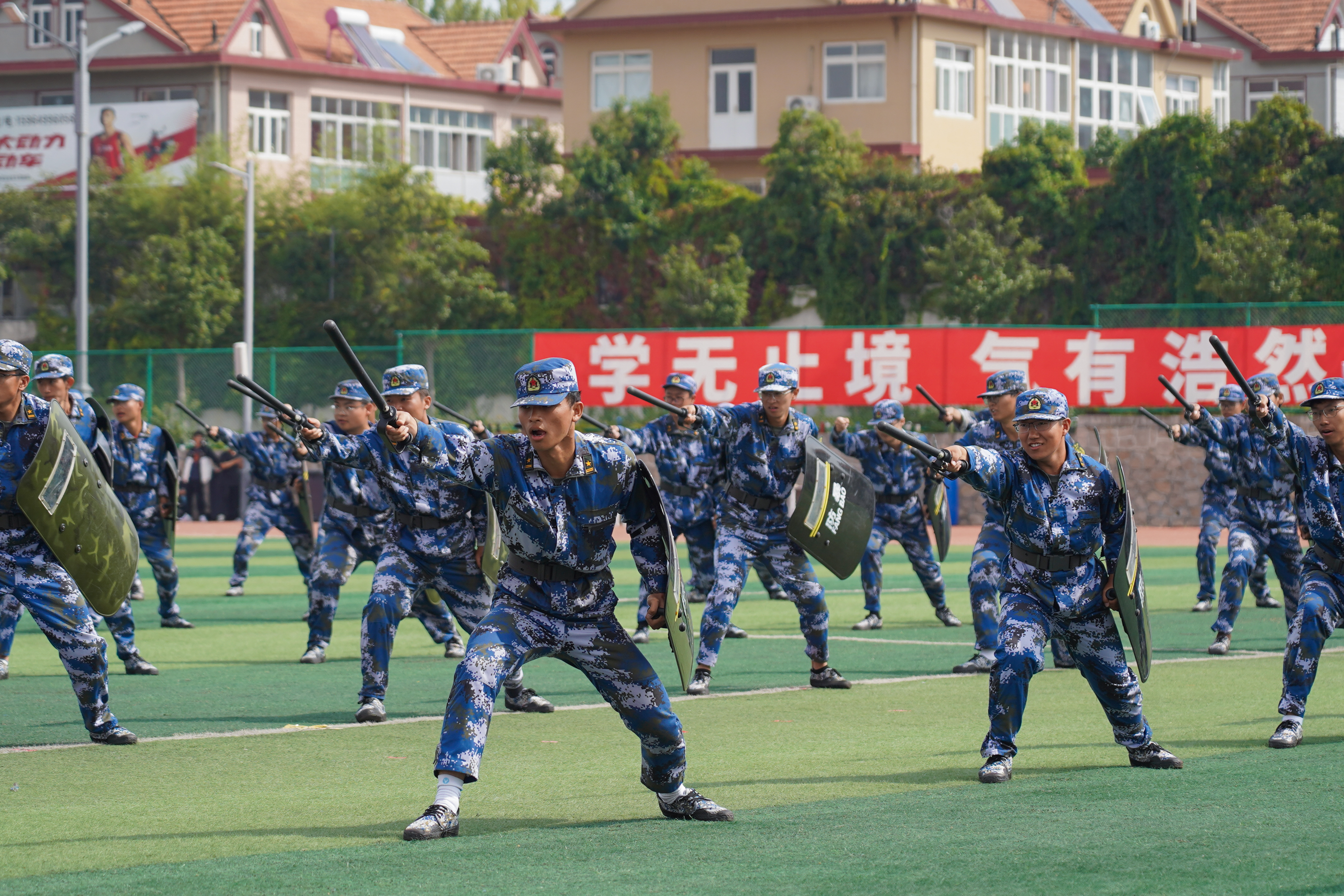 警棍盾牌.jpg